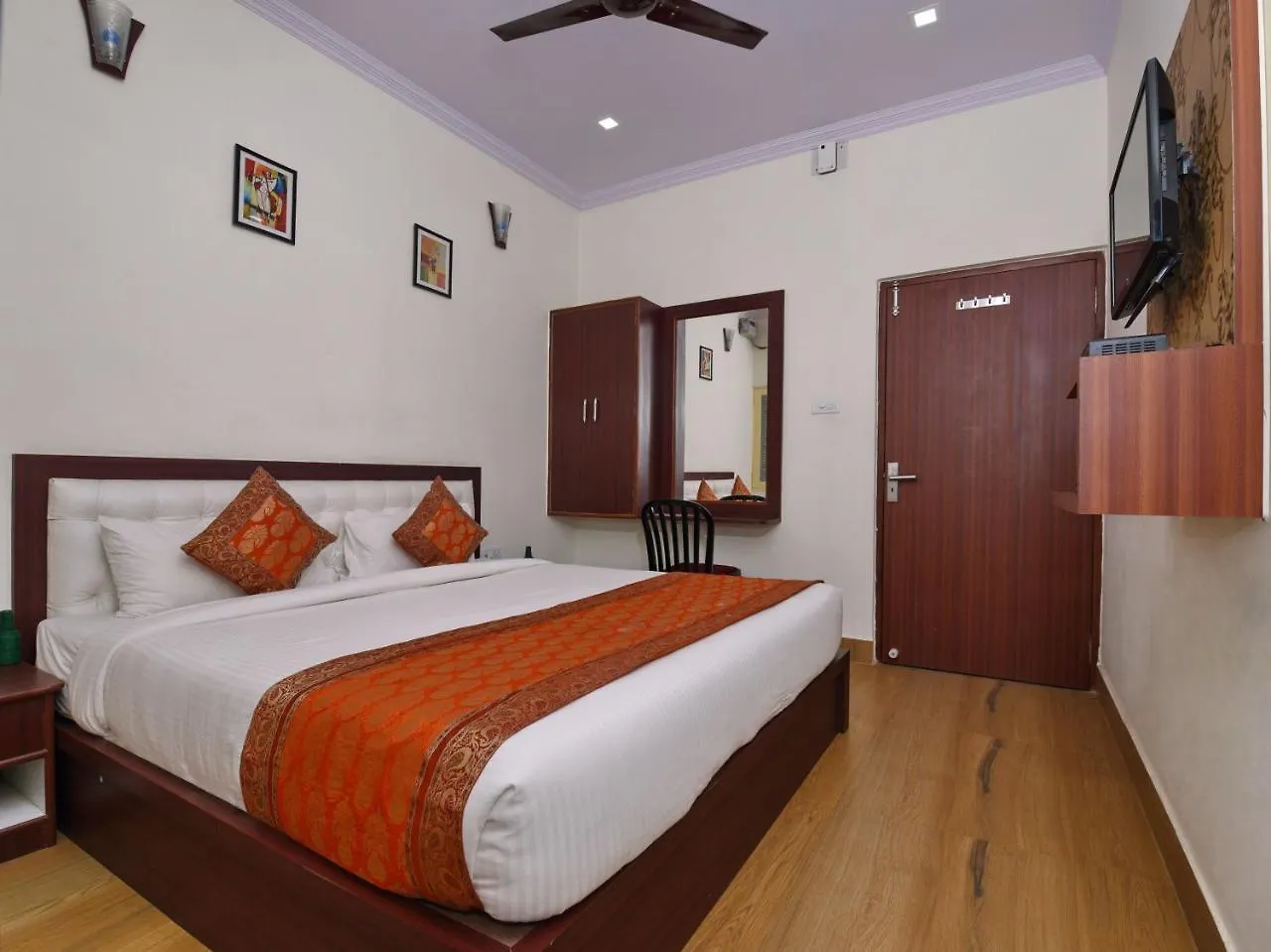 Oyo 14571 Century Plaza Hotel Varanasi