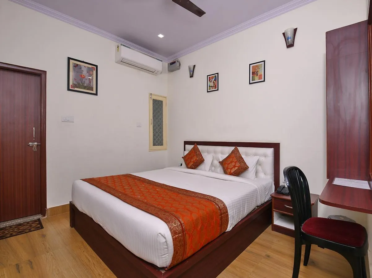 Oyo 14571 Century Plaza Hotel Varanasi 0*,